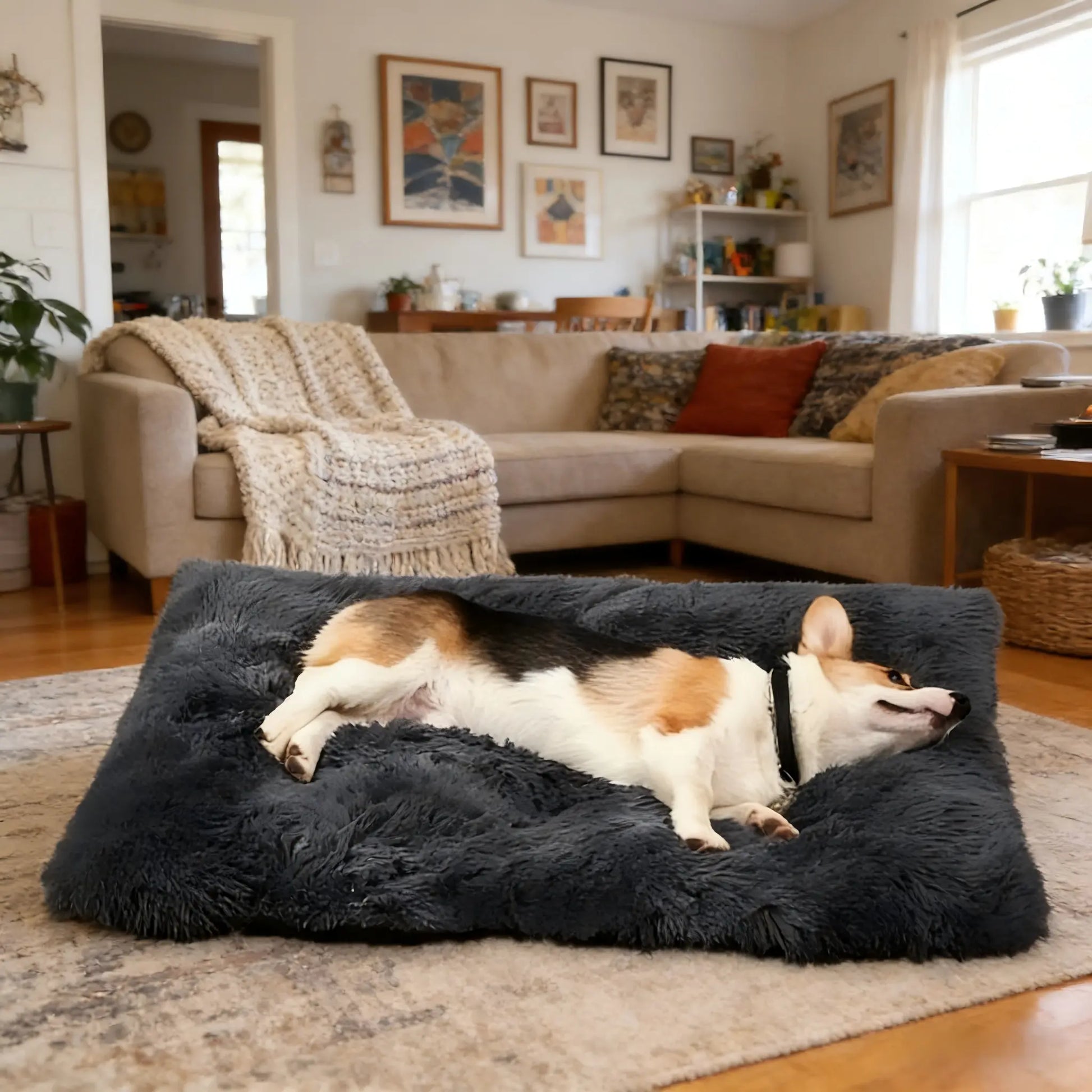 Premium Soft Faux Fur Pet Bed - Non-Slip Comfortable Sleeping Pad for Dogs and Cats, XL Size, Washable and Cozy Design for All Breeds and Seasons, Light Grey